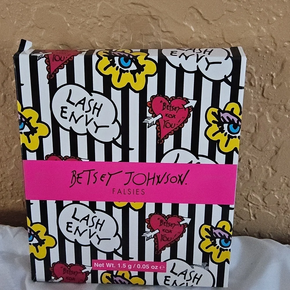 NWT BETSEY JOHNSON FALSIES